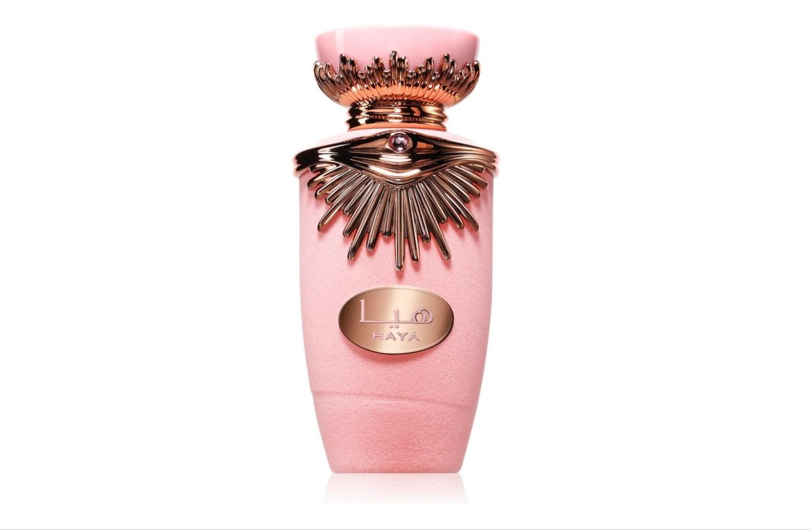 Lattafa Haya Gift Set - Eau de Parfum da 100 ml, spray da viaggio da 12 ml e spray per capelli da 50 ml | Fragranza araba floreale dolce fruttata per donne
